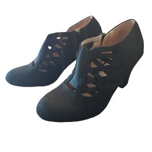 Journee Collection Black Piper Crisscross Strappy Booties Size 8 NEW